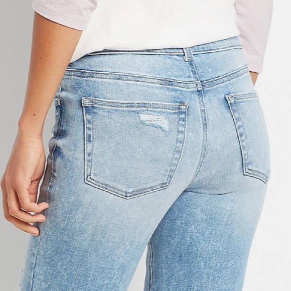 Maurice’s Premium Jeans “When Cool Meets Comfort” Distressed w/Stretch NWTS-$55 - Picture 3 of 5